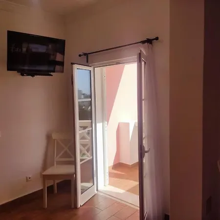 Central Location 3 Bedroom אלבופיירה