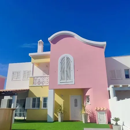 Central Location 3 Bedroom * Αλμπουφέιρα