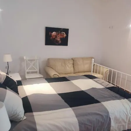 Central Location 3 Bedroom Αλμπουφέιρα