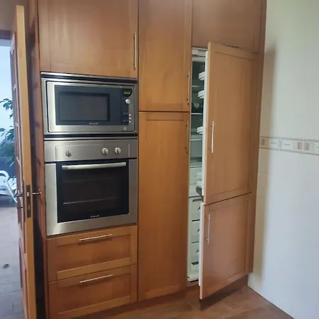 Central Location 3 Bedroom Βίλα