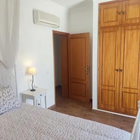 Central Location 3 Bedroom * Αλμπουφέιρα