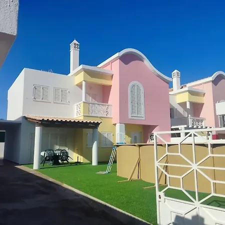 Central Location 3 Bedroom Αλμπουφέιρα