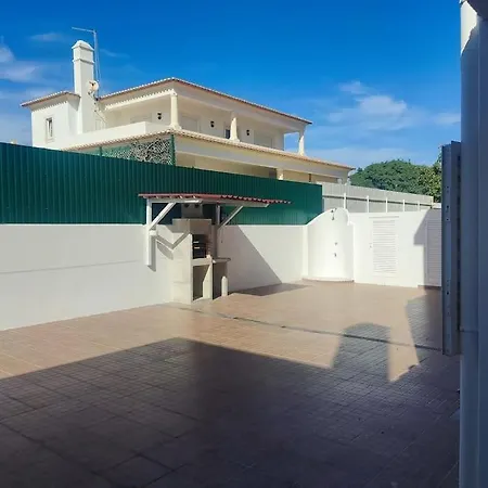Central Location 3 Bedroom 빌라 알부페이라